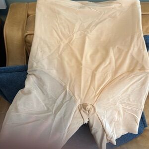 NWT Honeylove tan shapewear